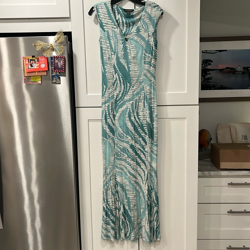Really quite beautiful Tommy bahama long dress.